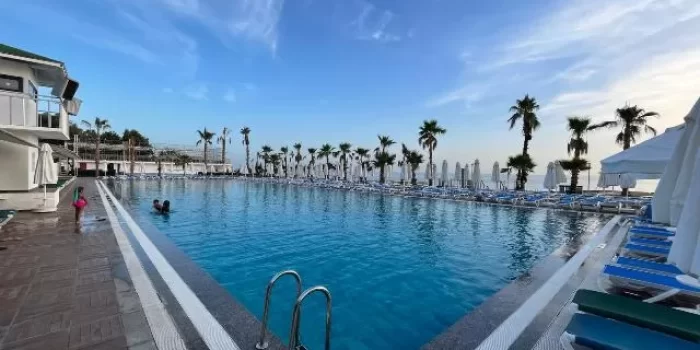 yetiskin-havuz-sahil-jpeg